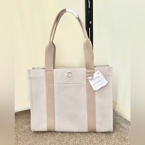 NEW Lululemon Two-Tone Canvas Tote Mojave Tan/Light Ivory Large 10L